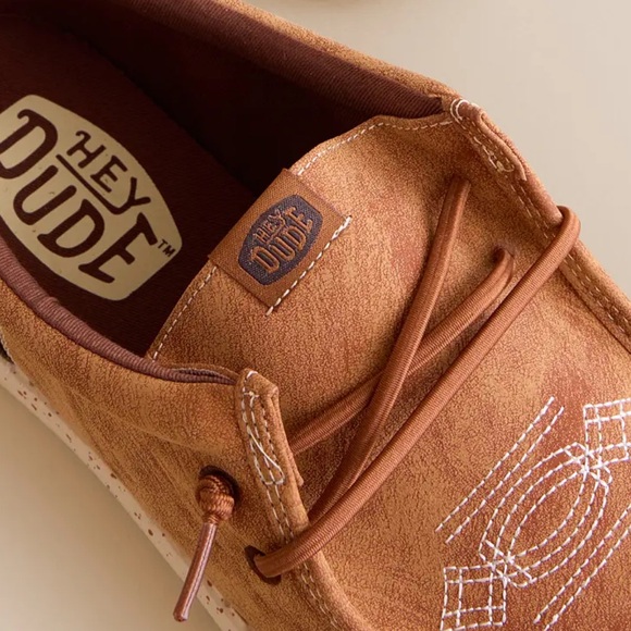 Hey Dude exclusive Men's Tan Loafers - Picture 1 of 6